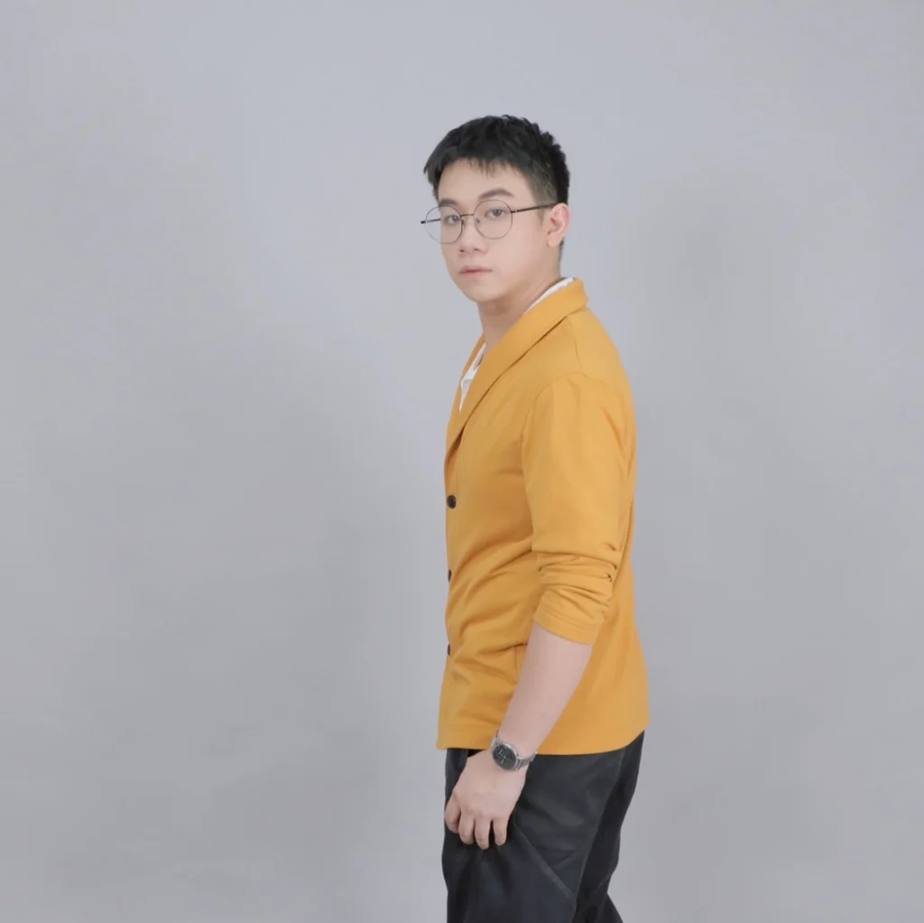 James Theeranon Sirikulpiriya (เจมส์ ธีรานนท์ ศิริกุลพิริยะ) - professional portrait photo - S__3940459