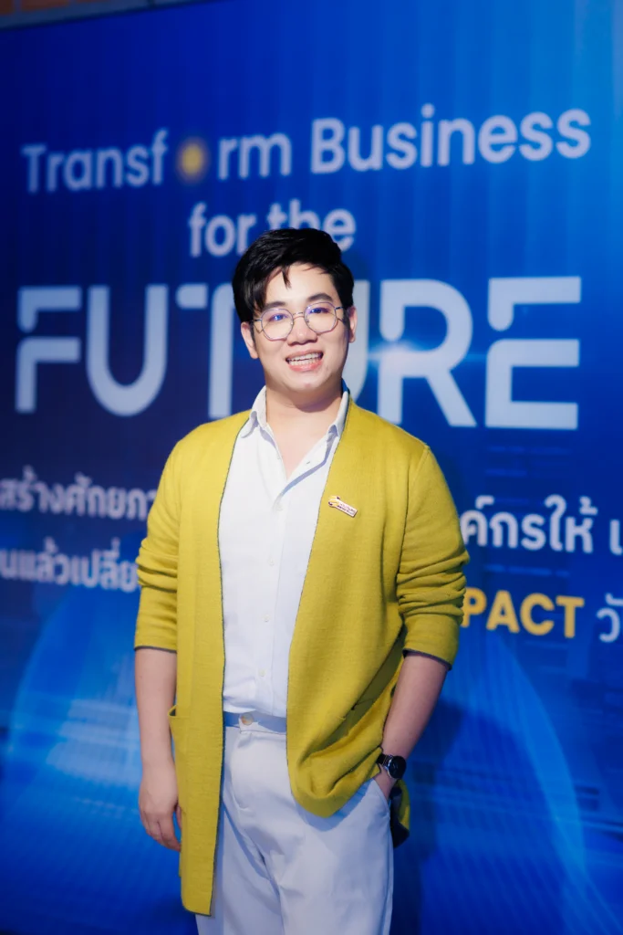 James Theeranon Sirikulpiriya (เจมส์ ธีรานนท์ ศิริกุลพิริยะ) - professional portrait photo - 20251118-543